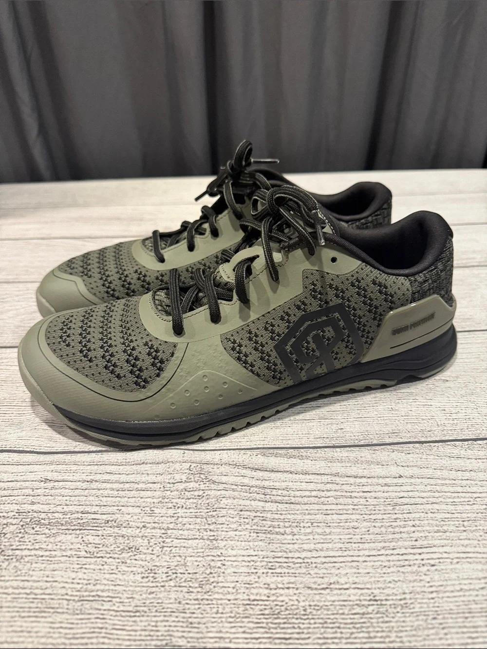 Men’s Born Primitive Savage Training Sneakers tactical green/black size 10.5